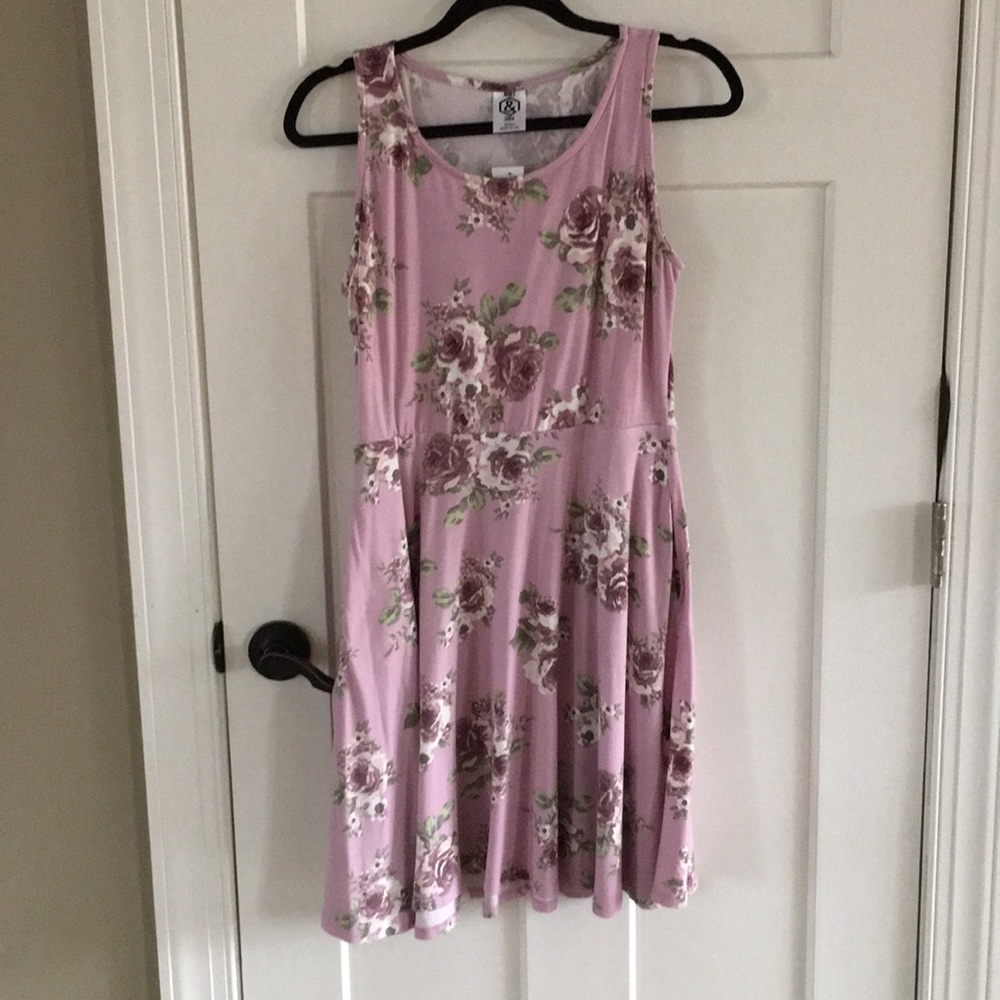 Agnes & Dora Floral Fisher New Medium